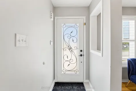 222 Fairwood Circle Brampton ON L6R 0X6