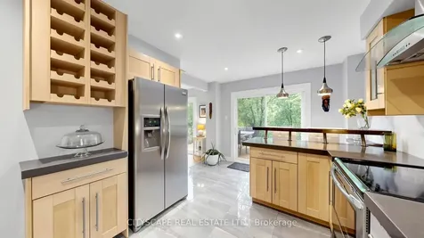 221 Bufford Drive Brampton ON L6Y 3N3