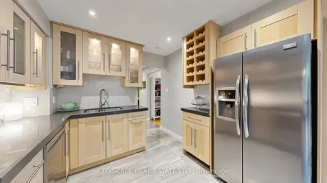 221 Bufford Drive Brampton ON L6Y 3N3