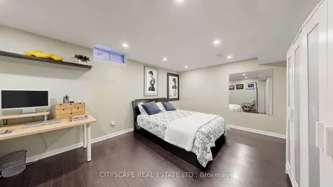221 Bufford Drive Brampton ON L6Y 3N3