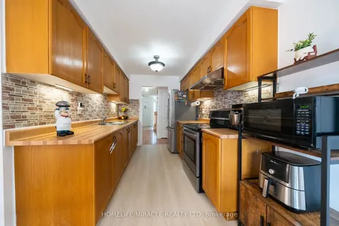 93 Brickyard Way Brampton ON L6V 4L7