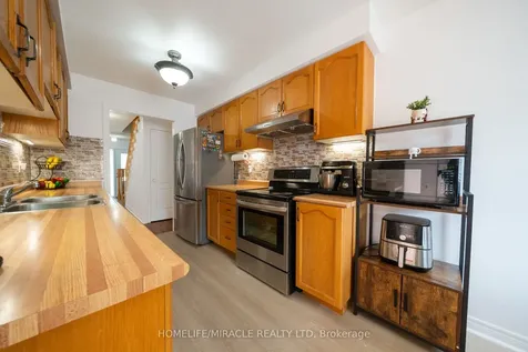 93 Brickyard Way Brampton ON L6V 4L7