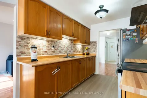 93 Brickyard Way Brampton ON L6V 4L7