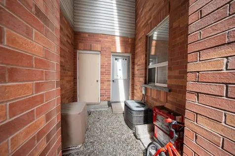 93 Brickyard Way Brampton ON L6V 4L7