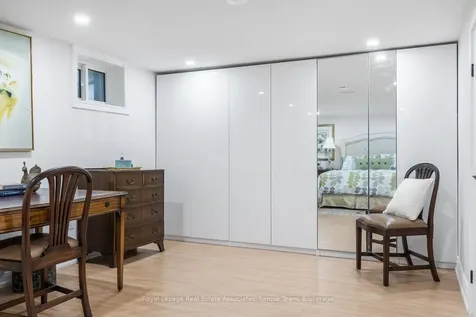 10 Iris Road Toronto ON M8V 2G9