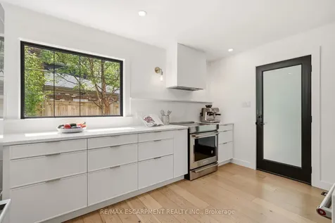 394 Rankin Drive Burlington ON L7N 2B5