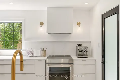 394 Rankin Drive Burlington ON L7N 2B5