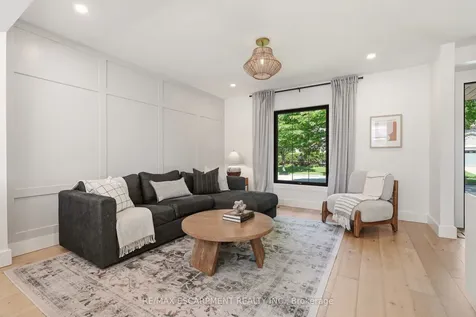 394 Rankin Drive Burlington ON L7N 2B5