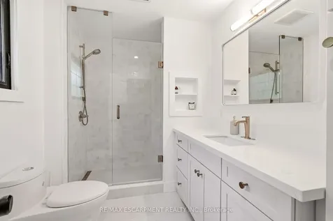 394 Rankin Drive Burlington ON L7N 2B5