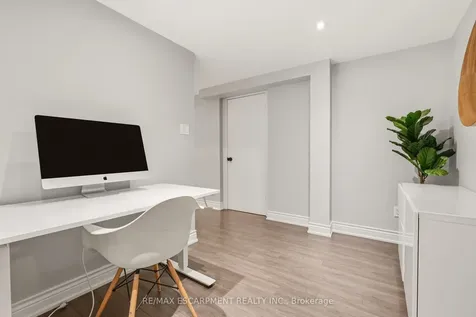 394 Rankin Drive Burlington ON L7N 2B5