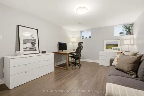 394 Rankin Drive Burlington ON L7N 2B5