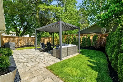 394 Rankin Drive Burlington ON L7N 2B5