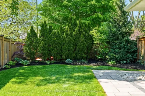 394 Rankin Drive Burlington ON L7N 2B5