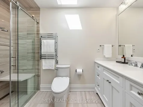 1337 Melton Drive Mississauga ON L4Y 1L6