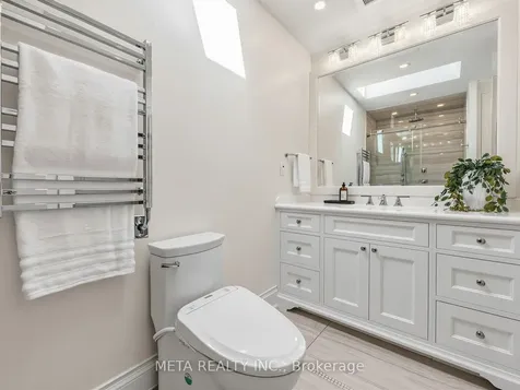 1337 Melton Drive Mississauga ON L4Y 1L6