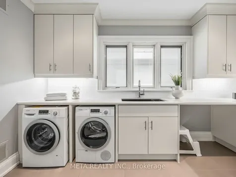 1337 Melton Drive Mississauga ON L4Y 1L6