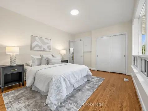 1337 Melton Drive Mississauga ON L4Y 1L6