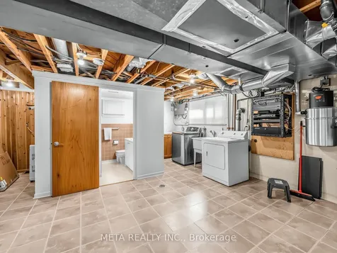 1337 Melton Drive Mississauga ON L4Y 1L6