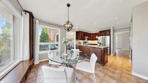 165 Warner Drive Oakville ON L6L 6E7