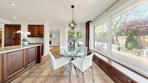165 Warner Drive Oakville ON L6L 6E7