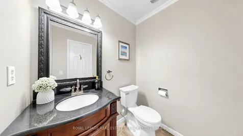 165 Warner Drive Oakville ON L6L 6E7