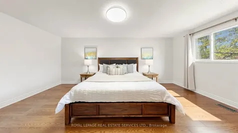 165 Warner Drive Oakville ON L6L 6E7