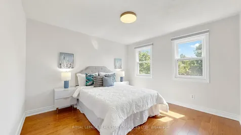 165 Warner Drive Oakville ON L6L 6E7