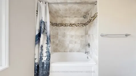 165 Warner Drive Oakville ON L6L 6E7