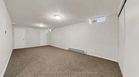 165 Warner Drive Oakville ON L6L 6E7