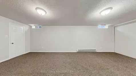 165 Warner Drive Oakville ON L6L 6E7