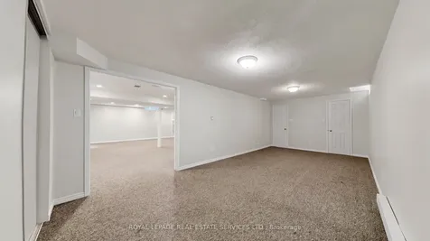 165 Warner Drive Oakville ON L6L 6E7