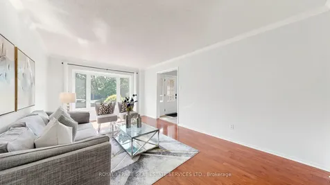 165 Warner Drive Oakville ON L6L 6E7