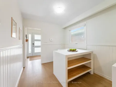 23 Groverdale Road Toronto ON M9C 3M7