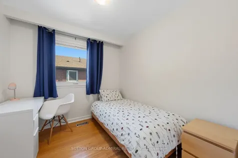 23 Groverdale Road Toronto ON M9C 3M7