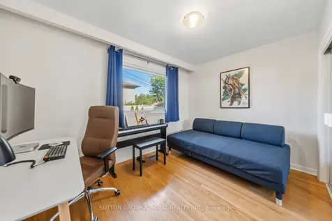 23 Groverdale Road Toronto ON M9C 3M7