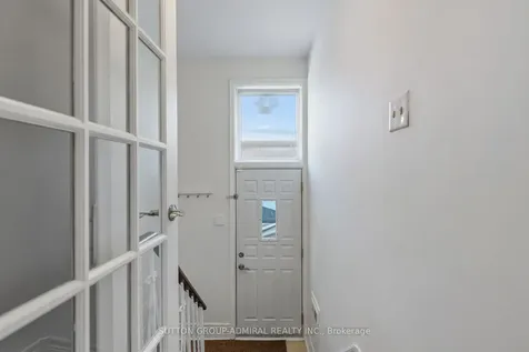 23 Groverdale Road Toronto ON M9C 3M7