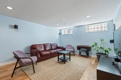23 Groverdale Road Toronto ON M9C 3M7