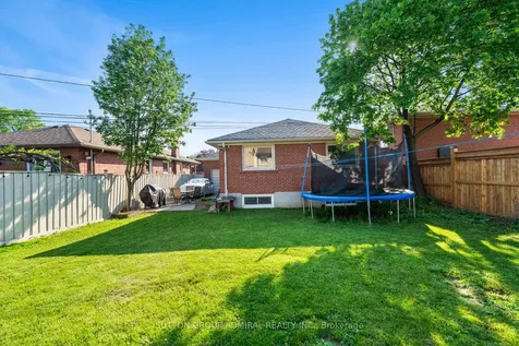 23 Groverdale Road Toronto ON M9C 3M7