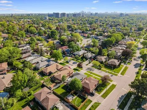 23 Groverdale Road Toronto ON M9C 3M7