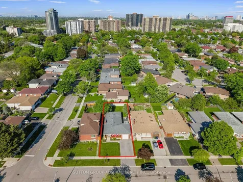 23 Groverdale Road Toronto ON M9C 3M7