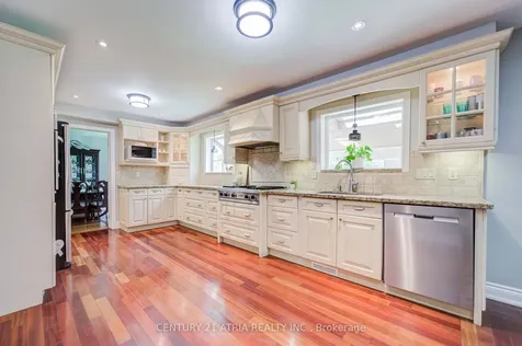 189 Louis Drive Mississauga ON L5B 2V5