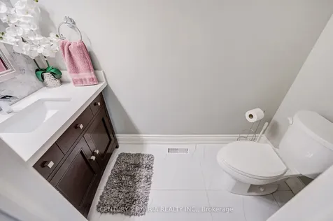 189 Louis Drive Mississauga ON L5B 2V5