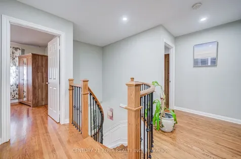 189 Louis Drive Mississauga ON L5B 2V5