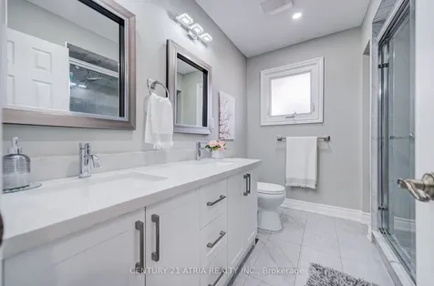 189 Louis Drive Mississauga ON L5B 2V5