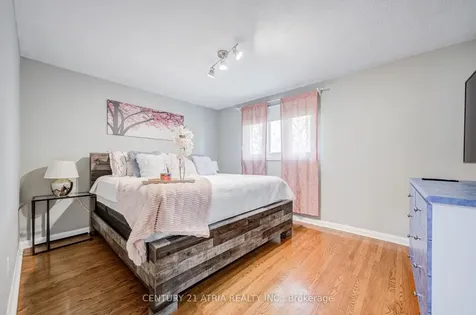 189 Louis Drive Mississauga ON L5B 2V5