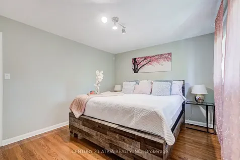 189 Louis Drive Mississauga ON L5B 2V5