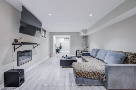 189 Louis Drive Mississauga ON L5B 2V5