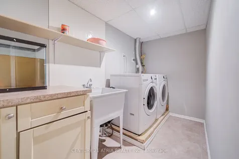 189 Louis Drive Mississauga ON L5B 2V5