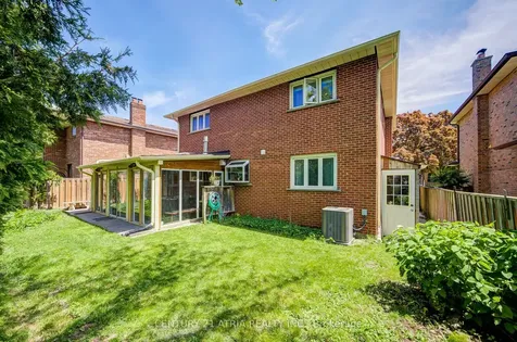 189 Louis Drive Mississauga ON L5B 2V5