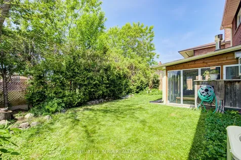 189 Louis Drive Mississauga ON L5B 2V5